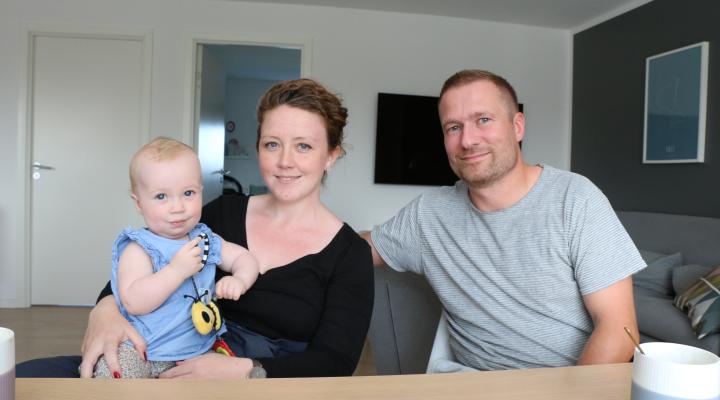 Fællesbesøget giver mor og far tryghed